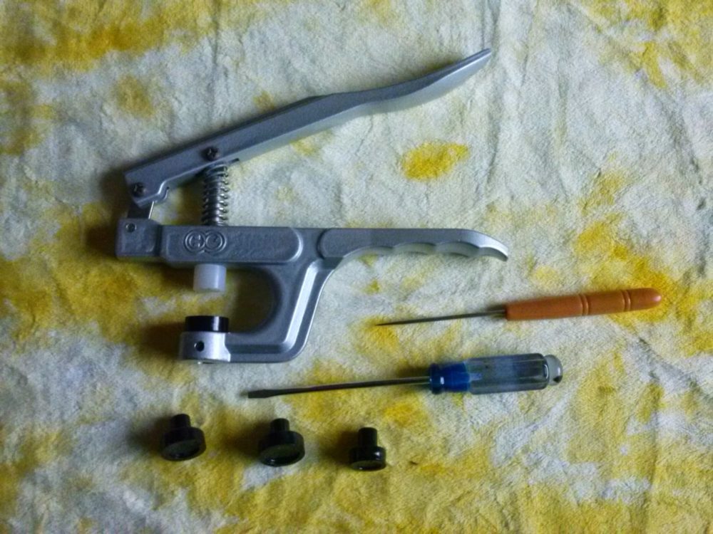 How To Install Plastic Snaps Using KAM Snap Pliers 